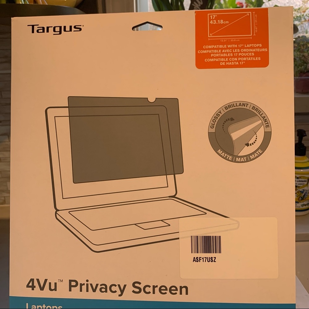 (2) Targus 4Vu Privacy Screens compatible with 17” laptops. NWT
